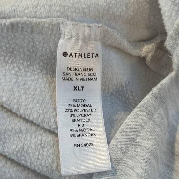 Athleta Woman’s Gray Crewneck Size XL - Picture 7 of 7